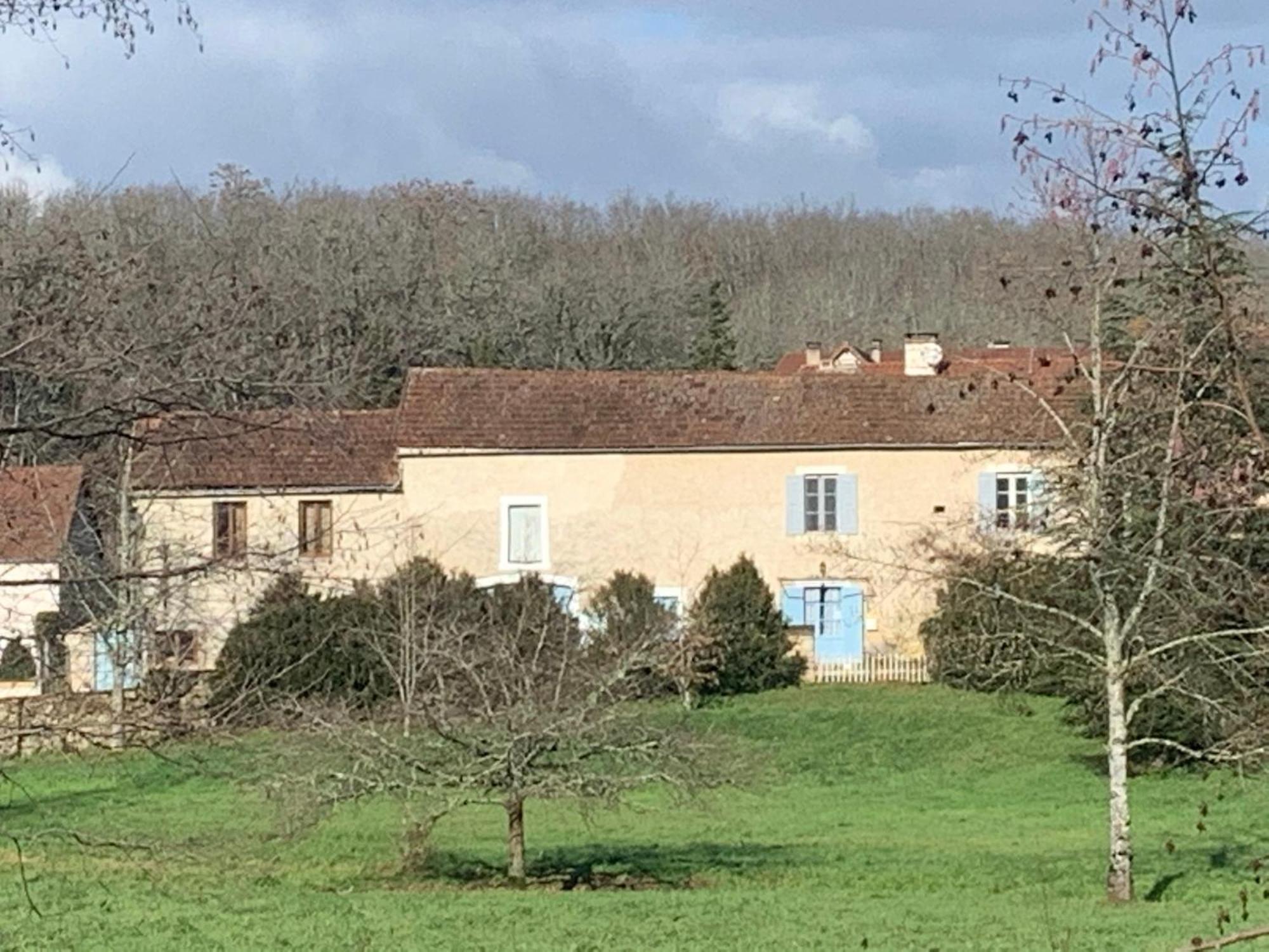 La Grange, 10 Rue Du Lavoir Saint-Martial-d'Albarede Exterior photo